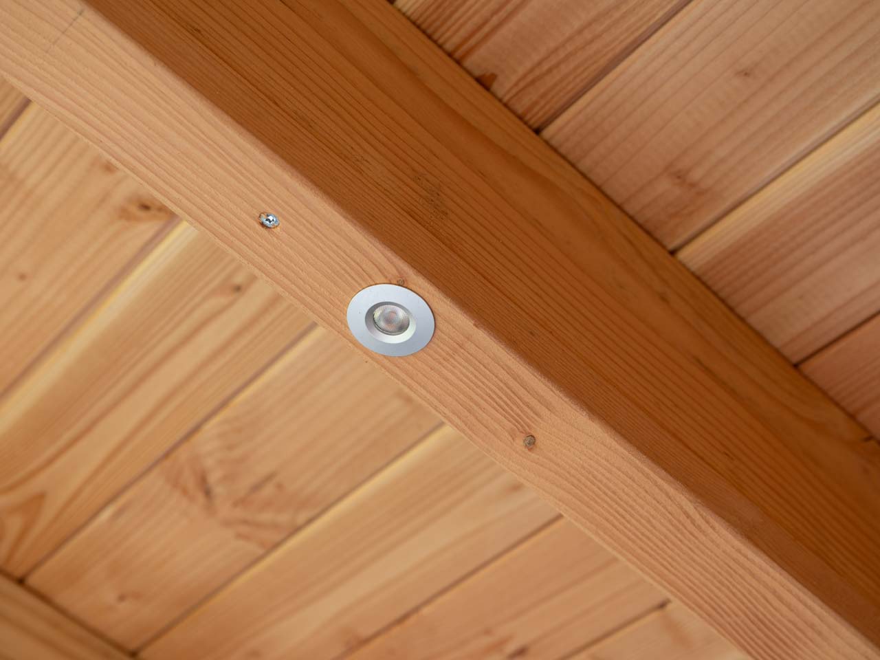houten-veranda-kapschuur-03-project-frelubuitengewoon