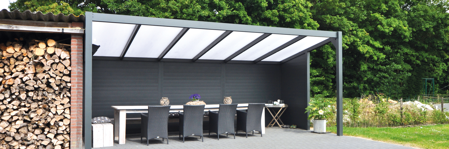 veranda-lounge-met tuinmeubelen